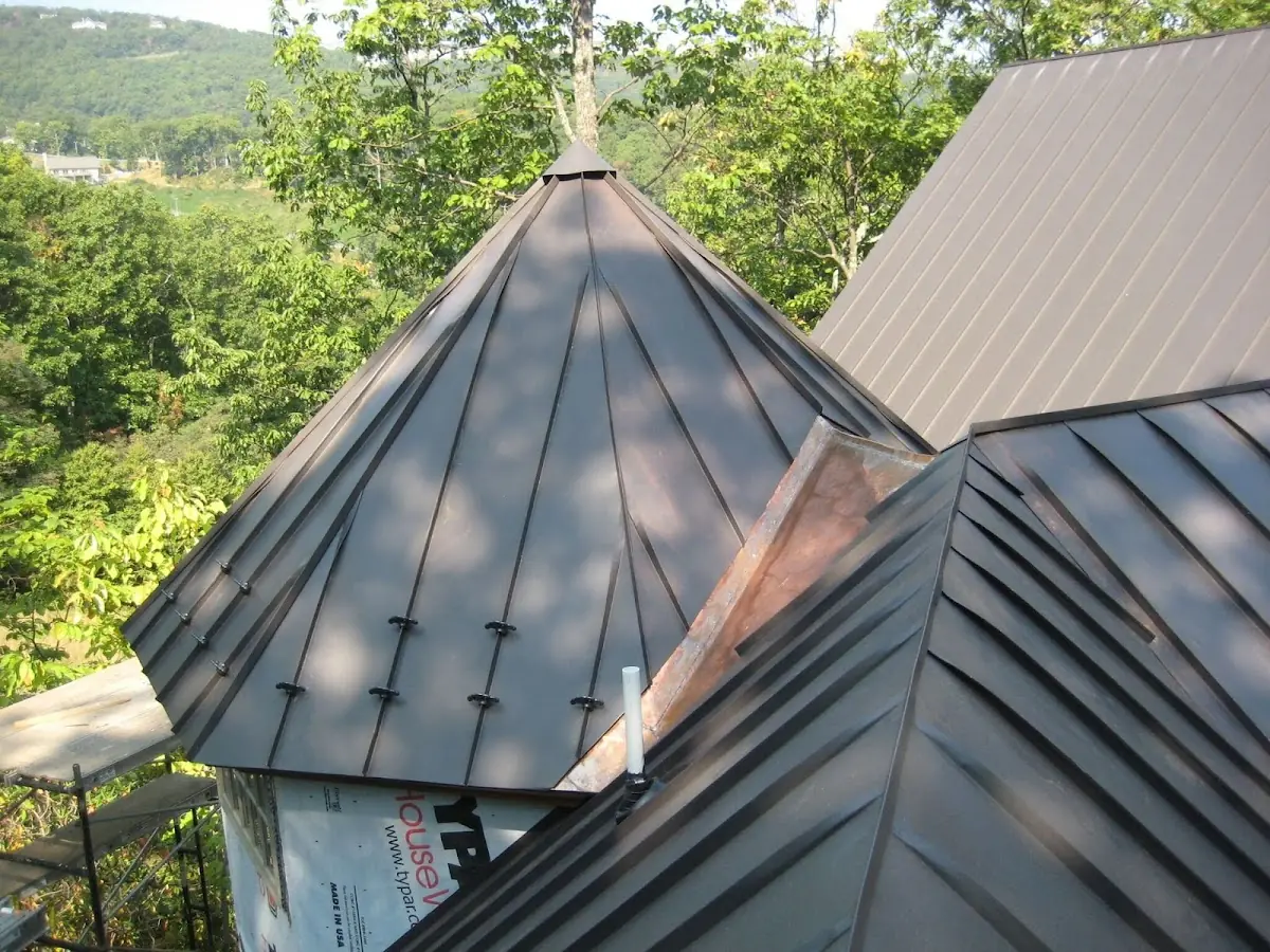 Professional Roof Tarp Installation by Craftsman Roofing in Geib